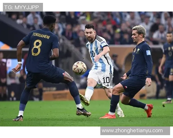 成都足球队在世界杯中的默契配合与战术分析展现出团队精神与竞技水平